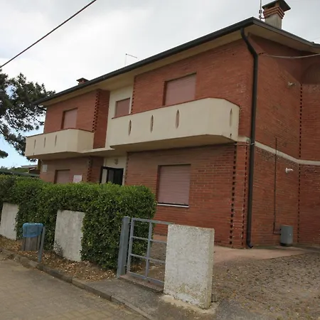 Flat 150m From The And Centre Of Rosolina Apartment
