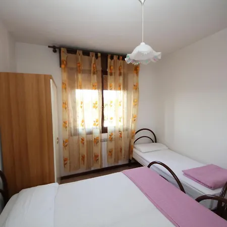 Flat 150m From The And Centre Of Rosolina Apartment