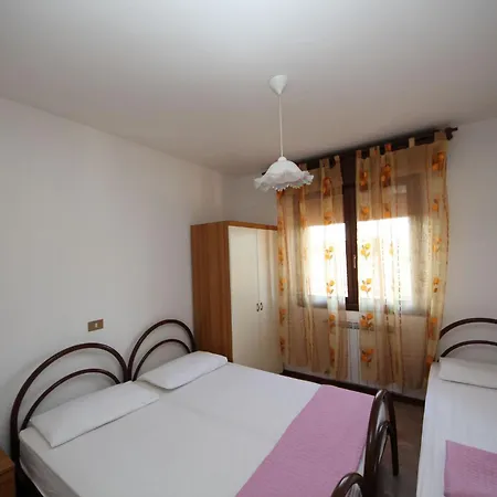 Flat 150m From The And Centre Of Rosolina *